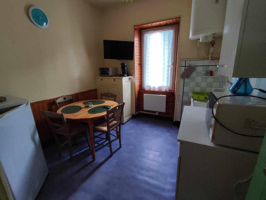 Le Nid Douillet Boheme Linge Fourni Lägenhet La Bourboule Exteriör bild